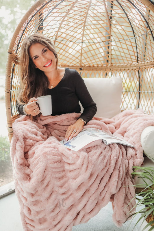 Chilly Days Faux Fur Ruched Throw/Blush