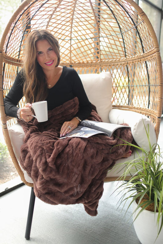 Chilly Days Faux Fur Ruched Throw/Brown